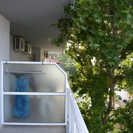 Aparthotel Galanis And *