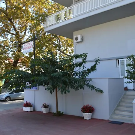 Galanis And Aparthotel *