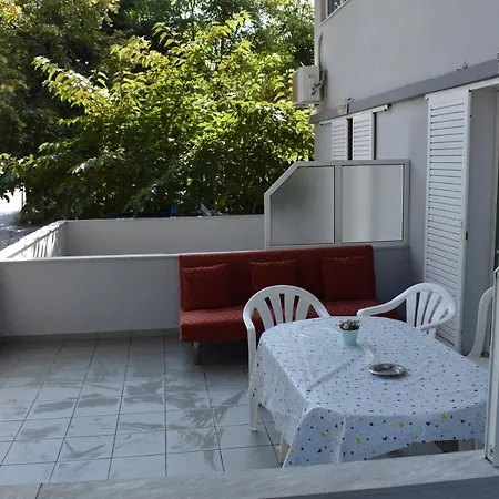 Galanis And Lejlighedshotel *