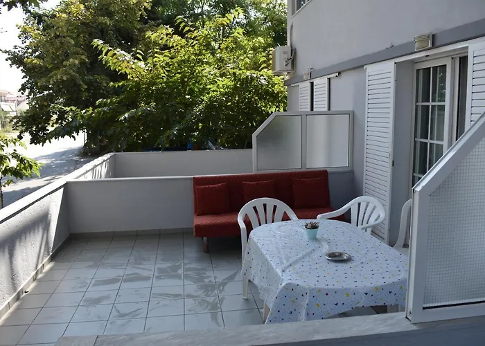 Galanis And Apartahotel *