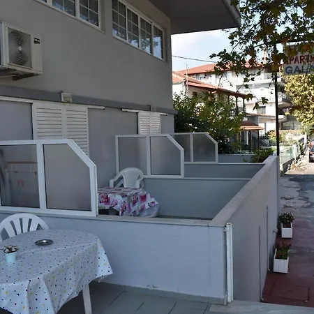 Aparthotel Galanis And *