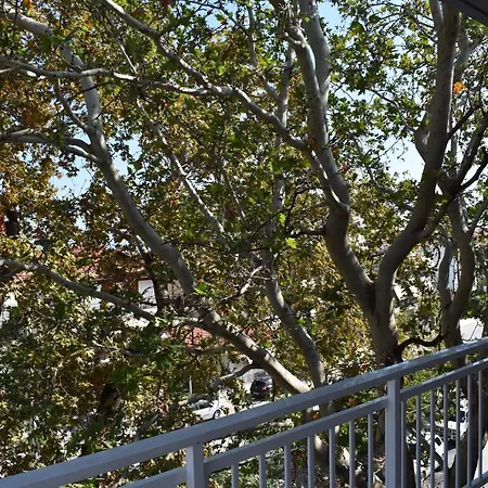 Aparthotel Galanis And *